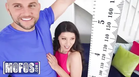 J Mac, trata con cariño a la debutante Kourtney Kai que nos gusta mucho