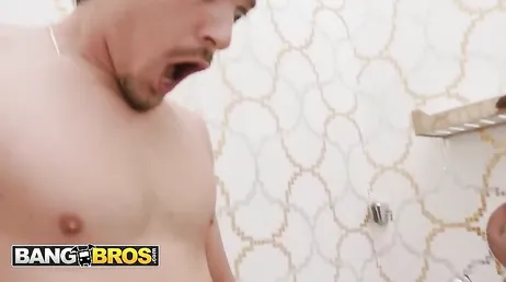 La española Ramona Lapiedra a cuatro patas, menudo ojete tiene la muchacha