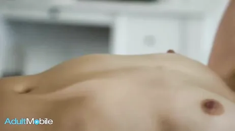 Que no acaba el masaje nunca por favor .., que manos tiene la chica !!