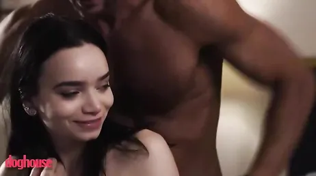 Hija, tú madre no se puede enterar de lo nuestro jamás, entendido ..?