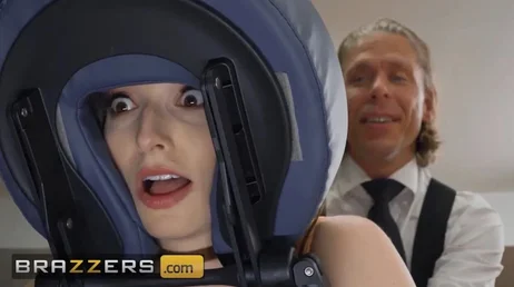 Cuando el jefe me cita en su despacho es que me la quiere meter enterita !!