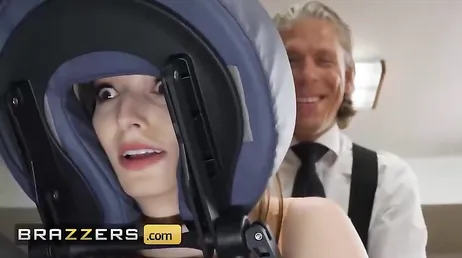 Cuando el jefe me cita en su despacho es que me la quiere meter enterita !!