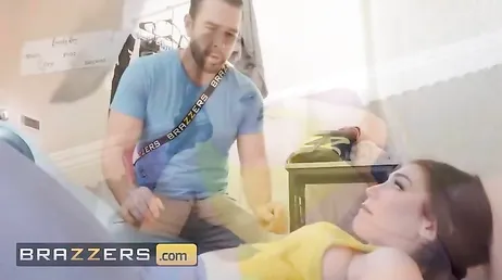 Coindico con mi vecina en la lavandería y acabamo follando bien duro