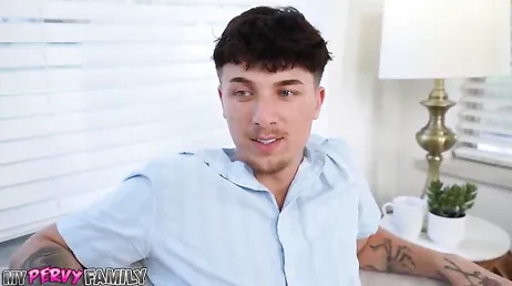 La madre de mi amigo hace guarradas conmigo, menuda hembra joder !!