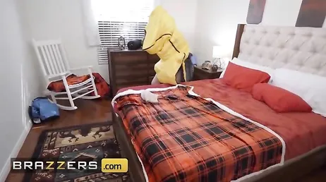 Joder, y ese ruido? creo que acaba de llegar tú novia a casa ...