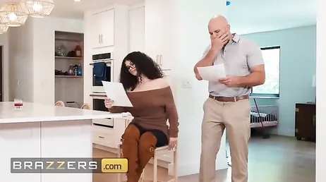 Métemela por donde quieras pero date prisa, mi marido está al llegar