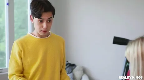 Ahora jovencito, te vas a enterar de la diferencia de follar con una madura milf
