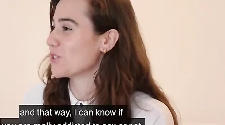 Las preguntas comprometidas de una psicóloga caliente y morbosa: menudo culo !!