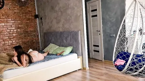 Caliente rusa amateur seduce y se folla al repartidor de pizzas ... !!
