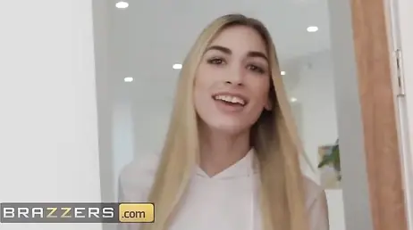 Porno en una familia de locos: todos follan con todos y a escondidas ... !!
