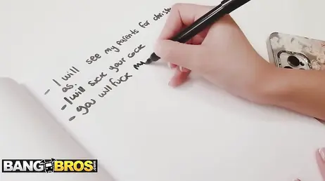 Elle dit au père de son petit ami de regarder sous la table la chatte qu'elle a