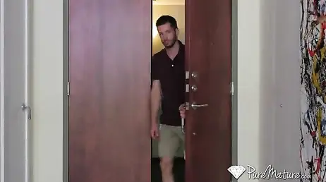 Questa moglie infedele non vedeva l'ora che arrivasse il suo amante.