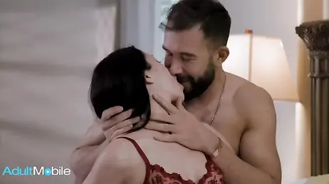 A su novia le encanta llevar la iniciativa, mandar, mamar y cabalgar ... !!
