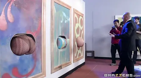 Eine Ausstellung moderner Kunst endet in einer total abgefahrenen Gratis-Sex-Session!