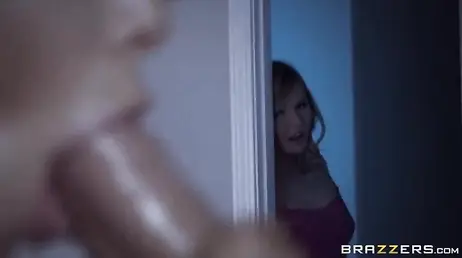 Sorprendo a mi novio follando con mi hermana ... y acabamos los tres