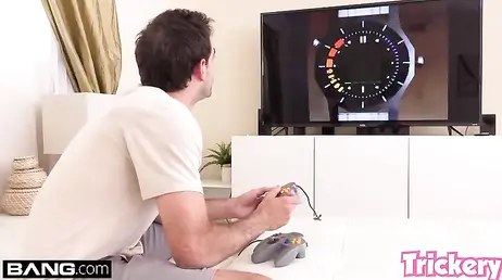 Se juegan a la videoconsola quién es el que se deja follar y en qué orden xD