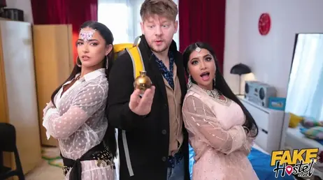 Frota una especial de lampara magica y aparecen dos geishas con ganas de follar