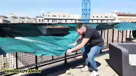 Esposa infiel muy zorra se folla al fontanero rumano: menudas ganas de rabo tenia!