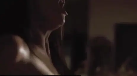 Follando a escondidas a su viciosa madrastra antes de que todos lleguen a casa