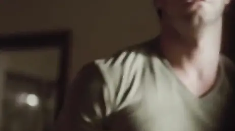Follando a escondidas a su viciosa madrastra antes de que todos lleguen a casa