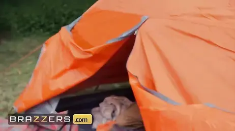 El hombre estaba acampado, sin saberlo, en una zona de dogging al que suelen ir mironas