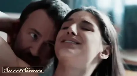 La vecina me confiesa que lleva mucho tiempo sin que su marido la folle ...
